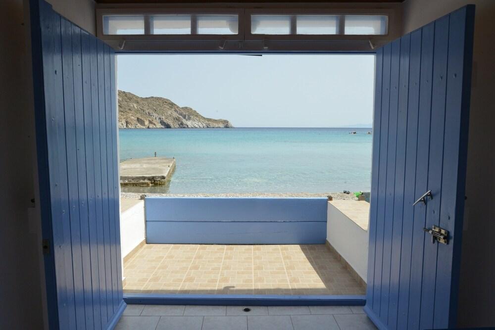 Erginas Boat House Apartment Plaka  ภายนอก รูปภาพ