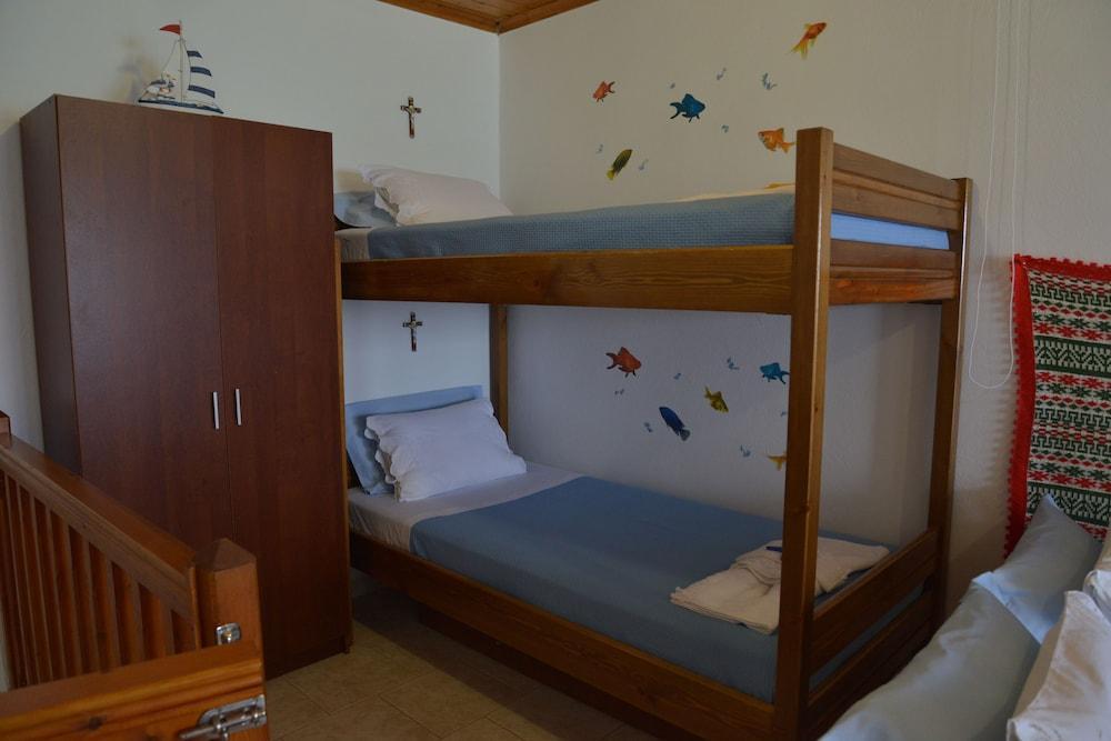 Erginas Boat House Apartment Plaka  ภายนอก รูปภาพ