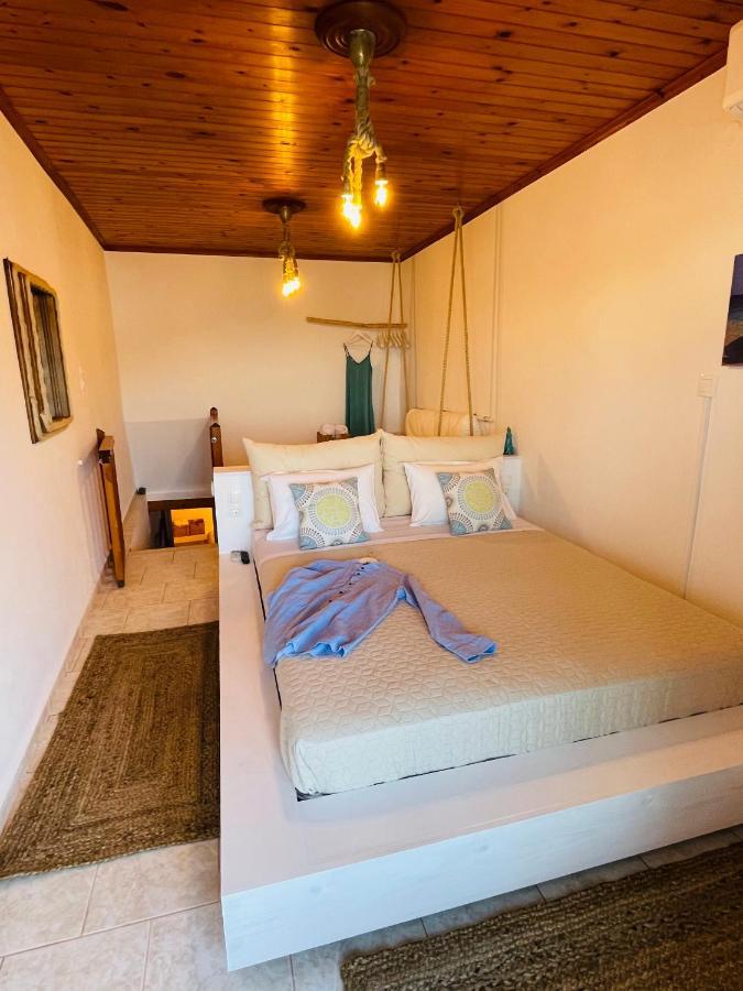 Erginas Boat House Apartment Plaka  ภายนอก รูปภาพ